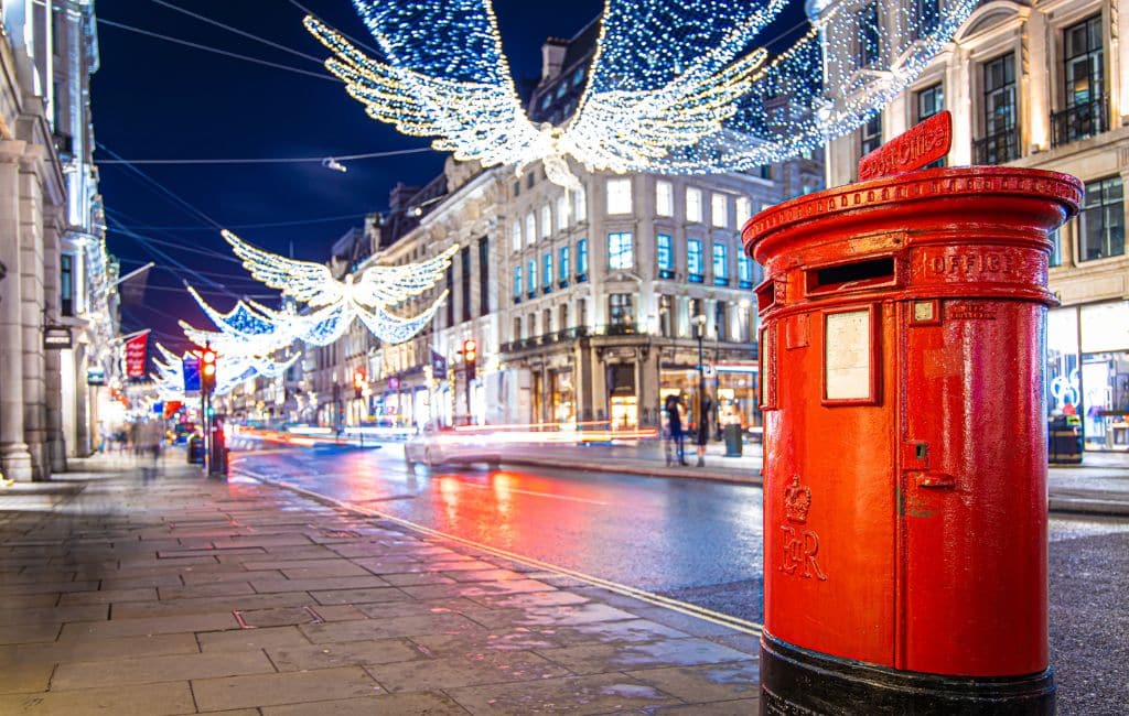 London Christmas lights walking route Deposit Photos