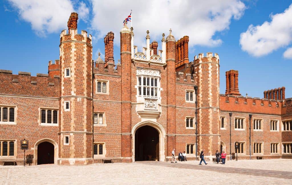 Day trips from London by Train: DepositPhotos