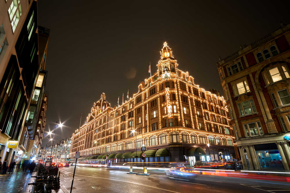 Deposit photos. Christmas shopping in London