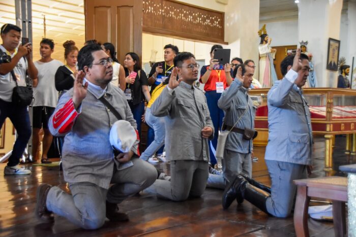 Reenactment of General Aguinaldos oath as President of the Republic Government in Tanza