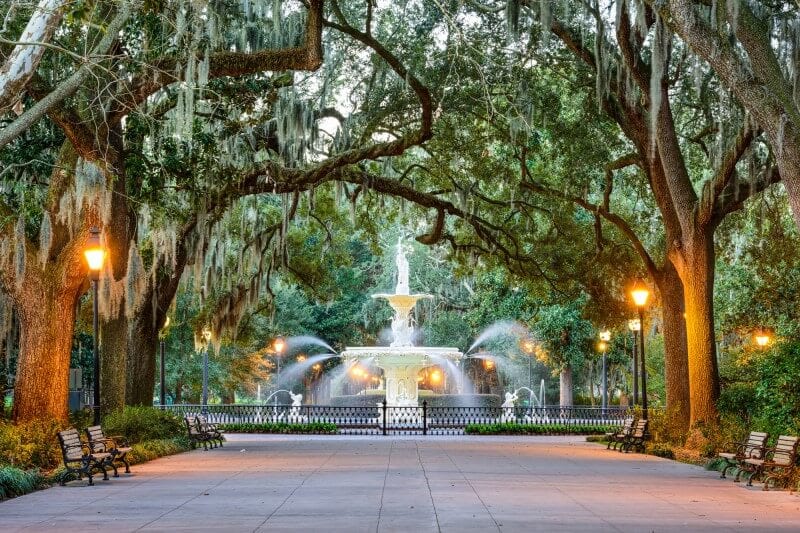 fountain in forsyth park savannah