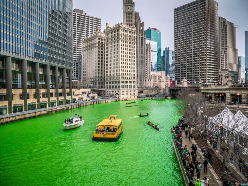 boats on green river in chicago on st patrick's day