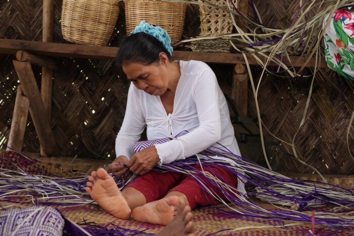 Tagbanwa Weaver in Aborlan