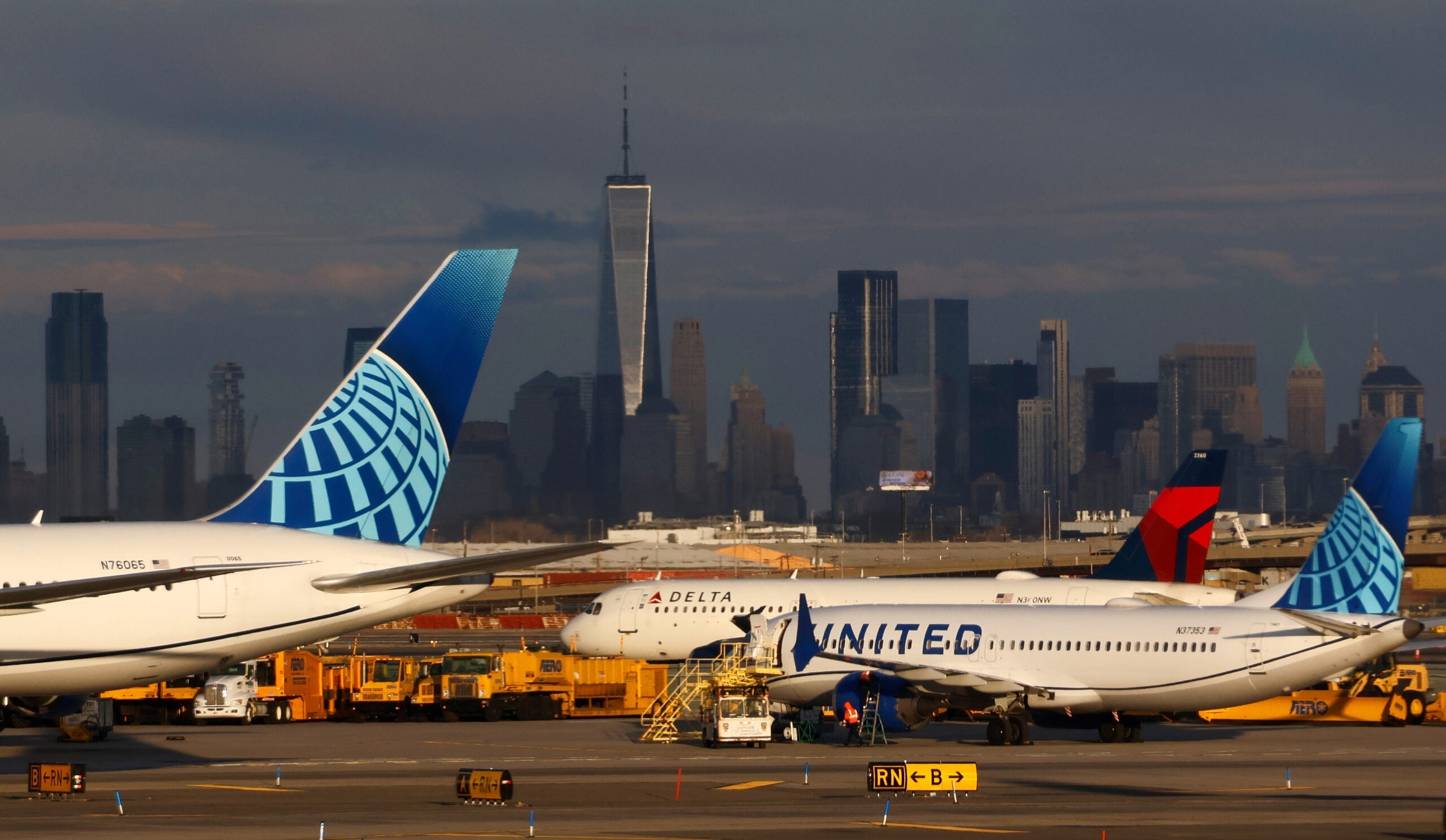 United planes on tarmac