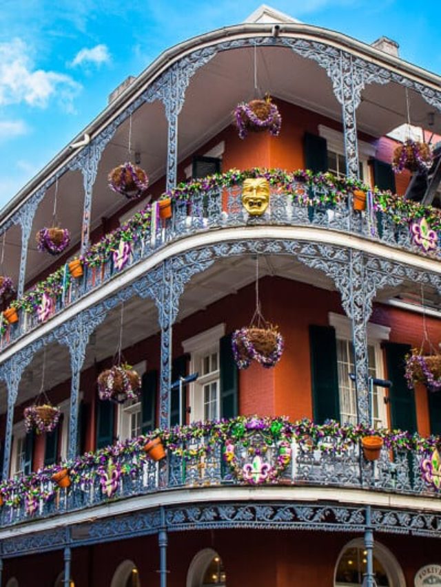 balconies of French Quarter New ORlenas with mardi gras decorations